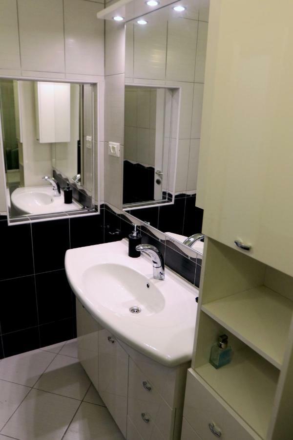Centar Vodice Apartmani Camera foto